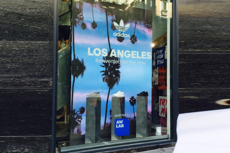 noleggio ledscreen per vetrina | adidas_temporapix